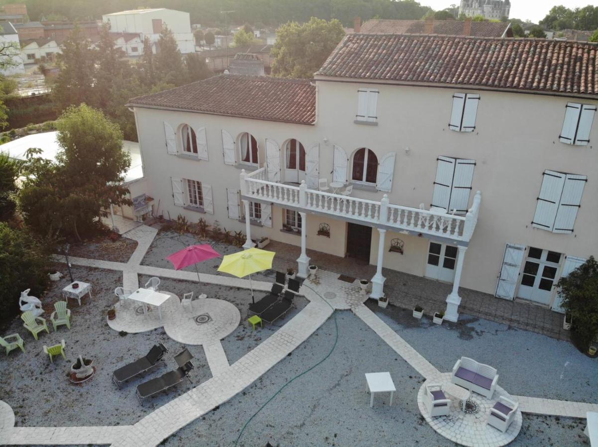 Le Clos Des Cedres B&B La Rochefoucauld Bagian luar foto