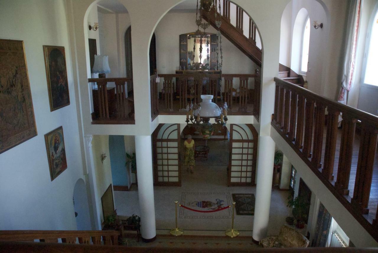 Le Clos Des Cedres B&B La Rochefoucauld Bagian luar foto
