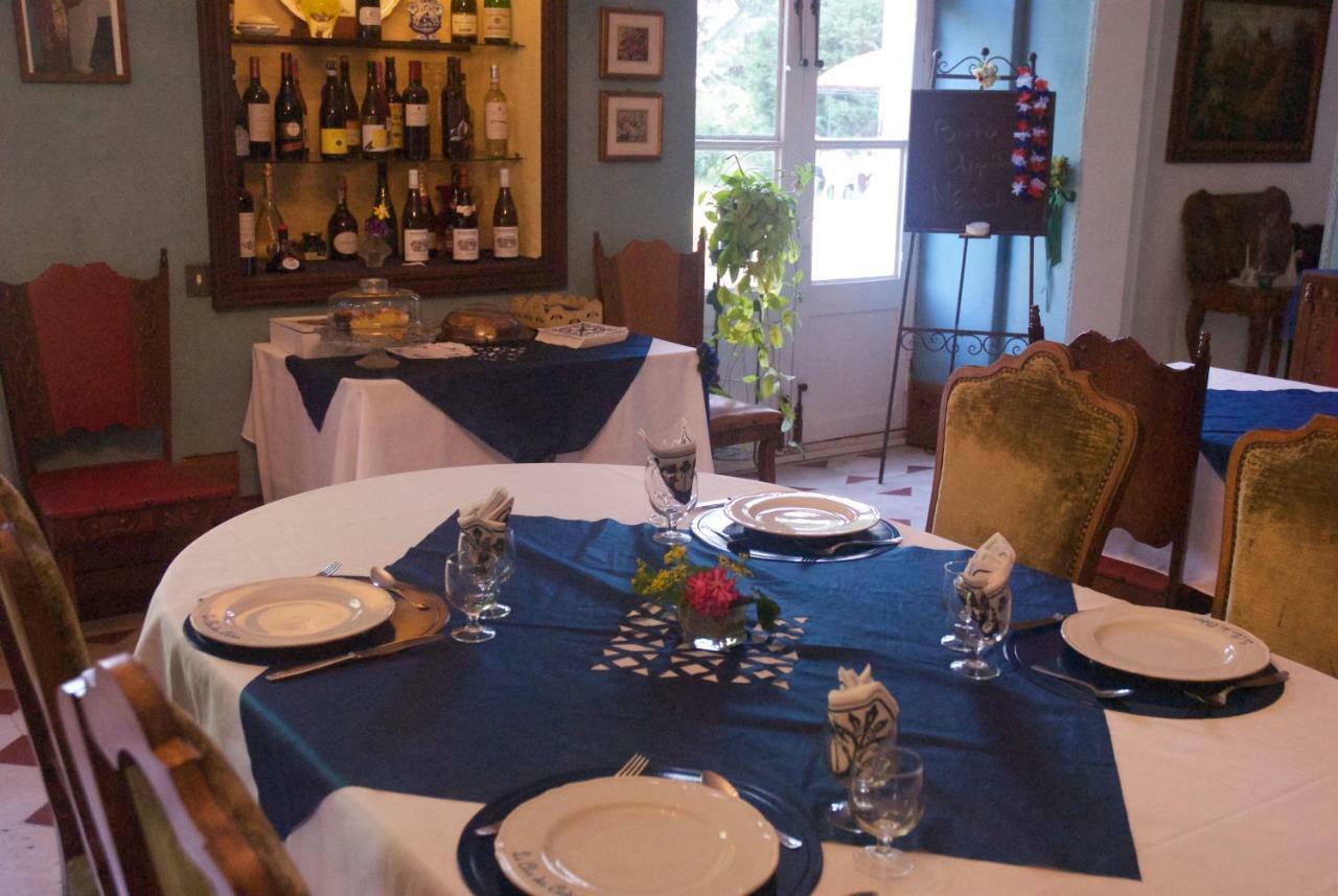 Le Clos Des Cedres B&B La Rochefoucauld Bagian luar foto