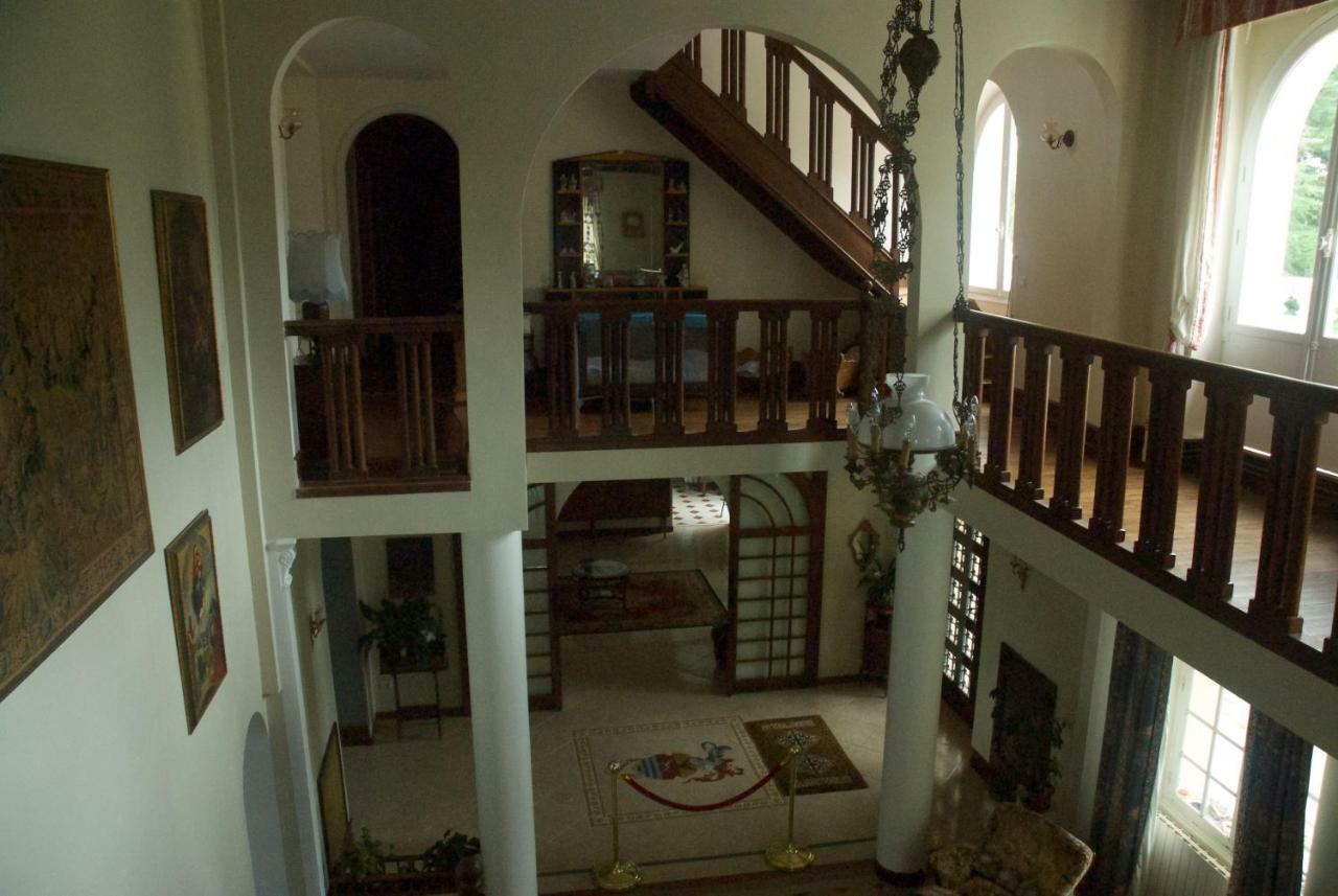 Le Clos Des Cedres B&B La Rochefoucauld Bagian luar foto