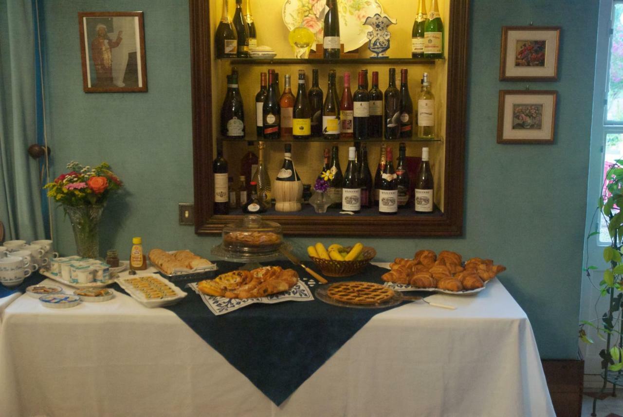 Le Clos Des Cedres B&B La Rochefoucauld Bagian luar foto