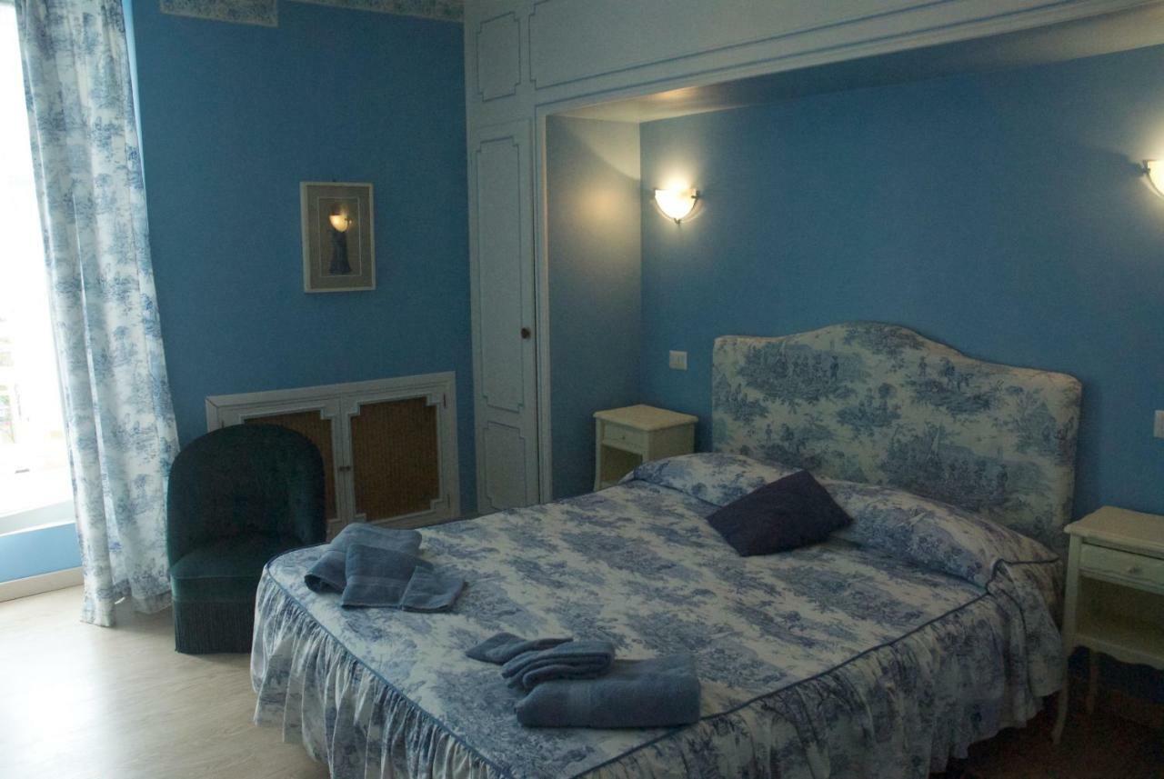 Le Clos Des Cedres B&B La Rochefoucauld Bagian luar foto