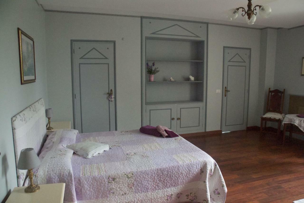 Le Clos Des Cedres B&B La Rochefoucauld Bagian luar foto