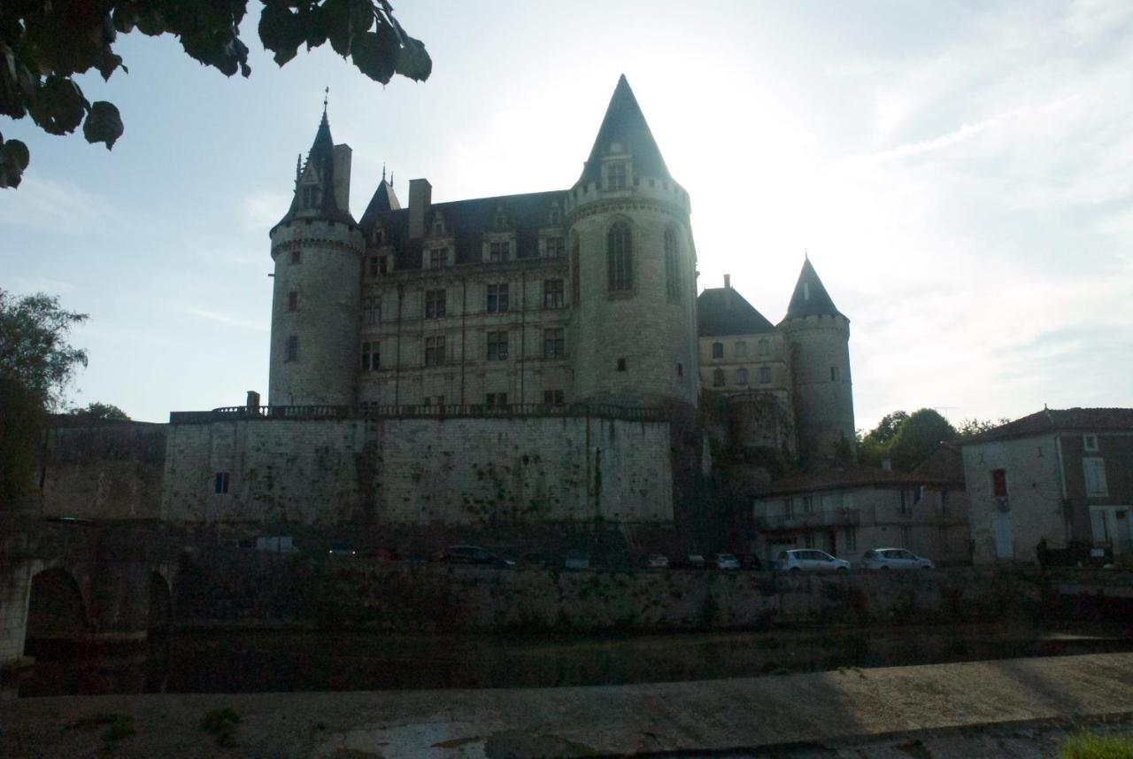 Le Clos Des Cedres B&B La Rochefoucauld Bagian luar foto